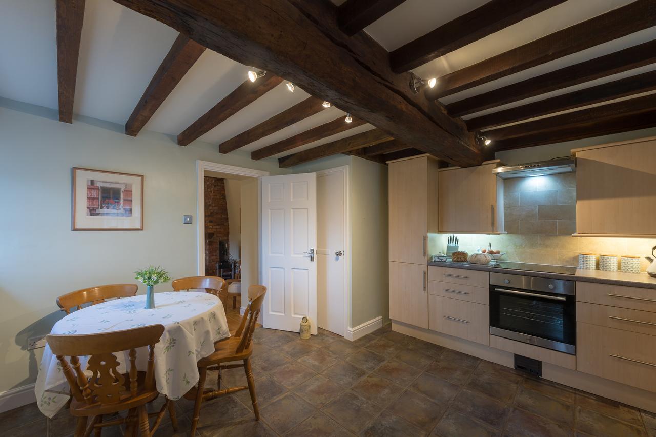 Coach House Villa Ludlow Esterno foto