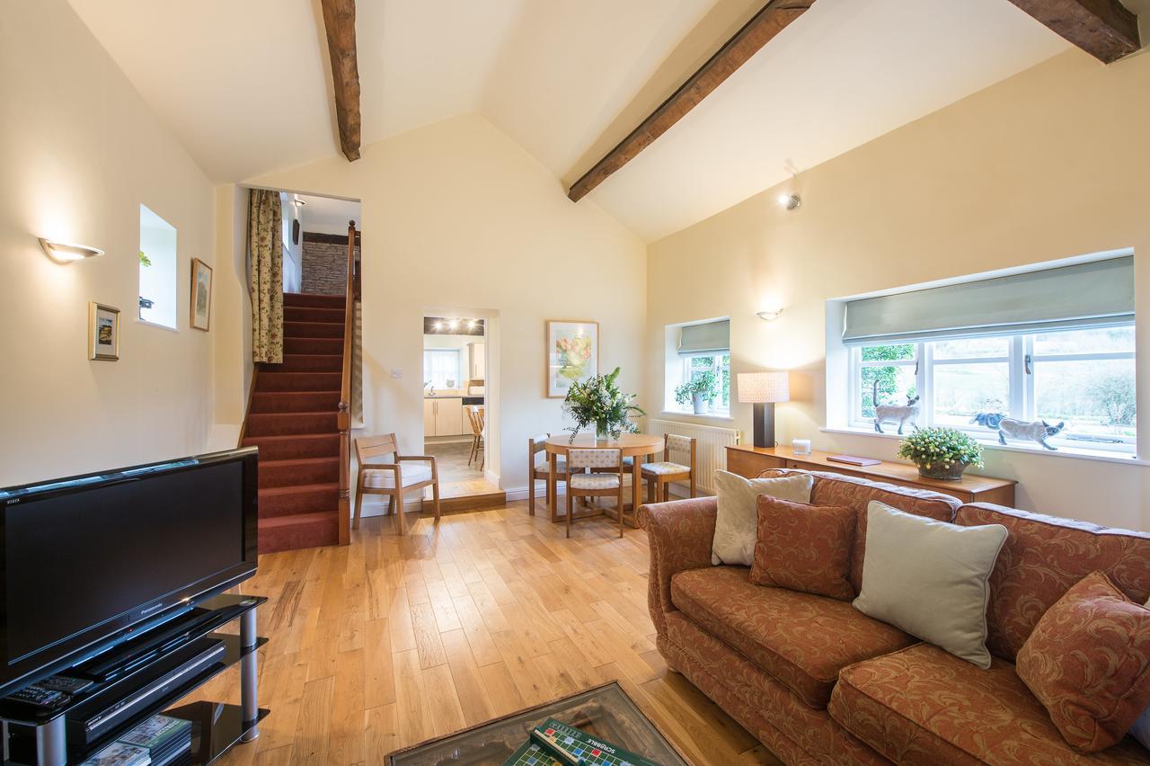 Coach House Villa Ludlow Esterno foto