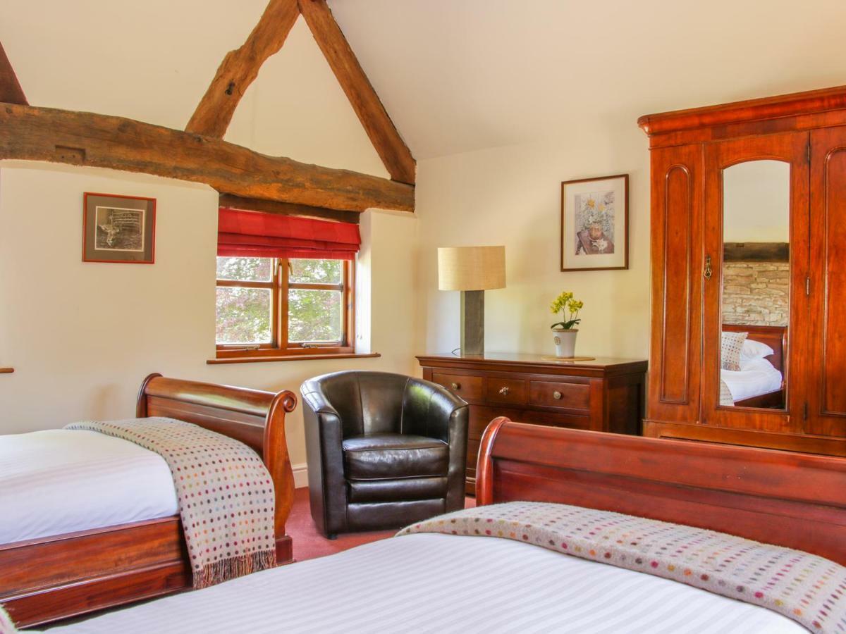 Coach House Villa Ludlow Esterno foto